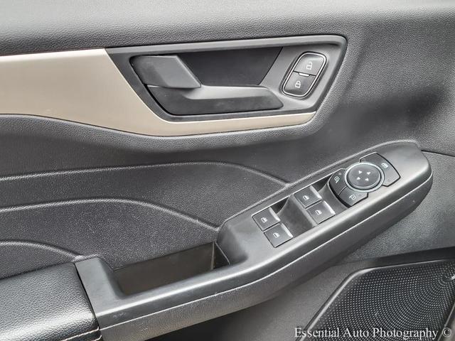 Photo of 2022 Black Ford Escape
