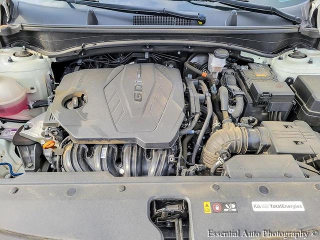 Photo of 2024 Snow White Pearl Kia Sportage