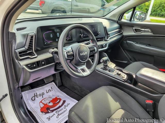 Photo of 2024 Snow White Pearl Kia Sportage