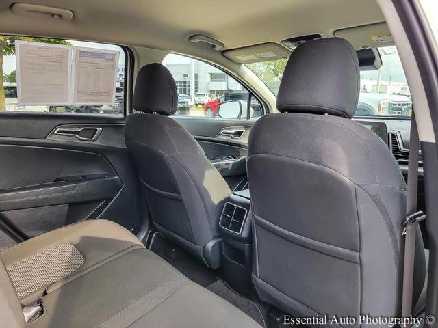 Photo of 2024 Snow White Pearl Kia Sportage