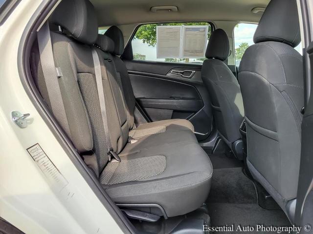 Photo of 2024 Snow White Pearl Kia Sportage