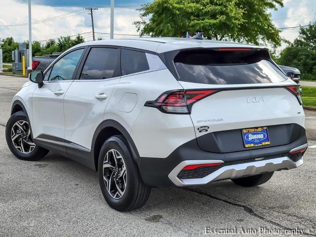 Photo of 2024 Snow White Pearl Kia Sportage