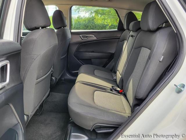 Photo of 2024 Snow White Pearl Kia Sportage