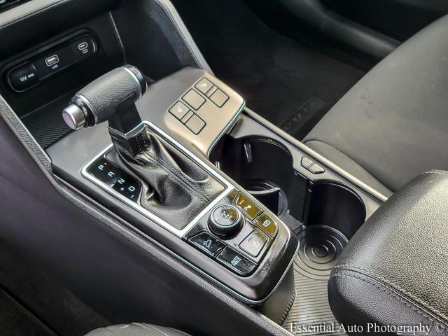 Photo of 2024 Snow White Pearl Kia Sportage