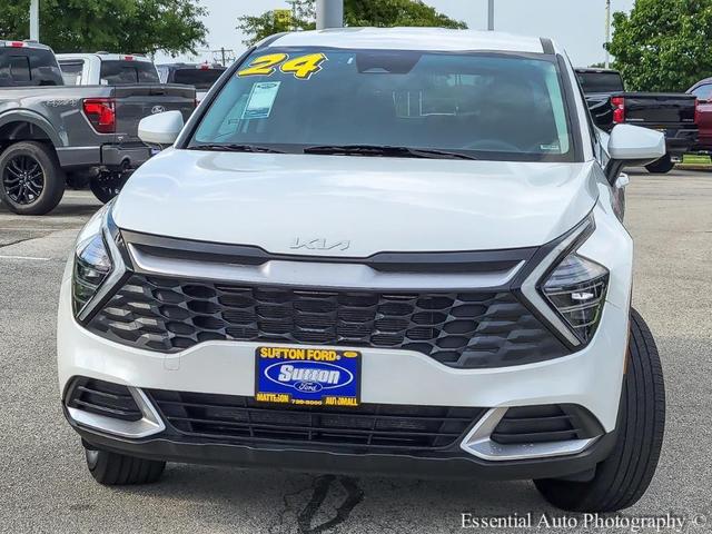 Photo of 2024 Snow White Pearl Kia Sportage