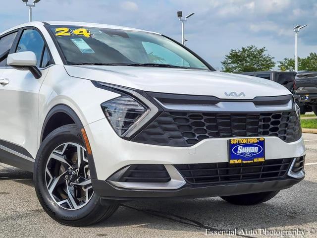 Photo of 2024 Snow White Pearl Kia Sportage