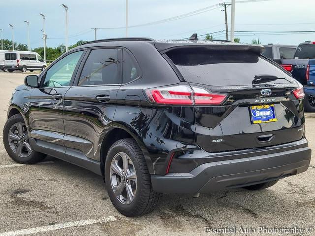 Photo of 2023 Black Ford Edge