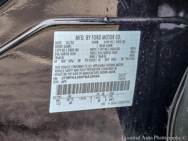 Photo of 2023 Black Ford Edge
