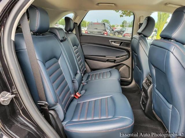 Photo of 2023 Black Ford Edge