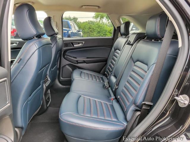 Photo of 2023 Black Ford Edge