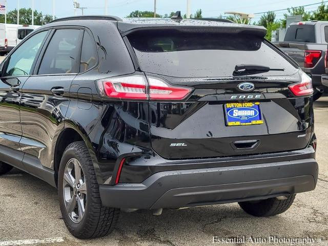Photo of 2023 Black Ford Edge