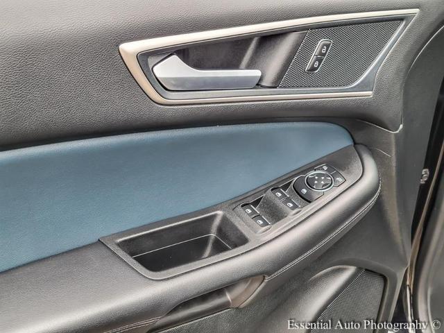 Photo of 2023 Black Ford Edge