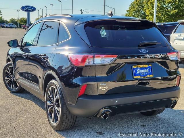 Photo of 2022 Agate Black Metallic Ford Escape