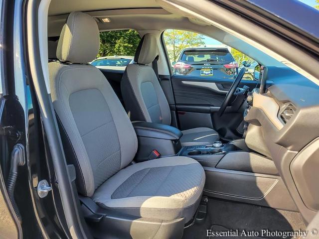 Photo of 2022 Agate Black Metallic Ford Escape