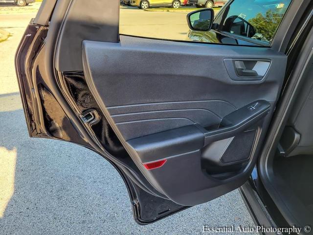 Photo of 2022 Agate Black Metallic Ford Escape