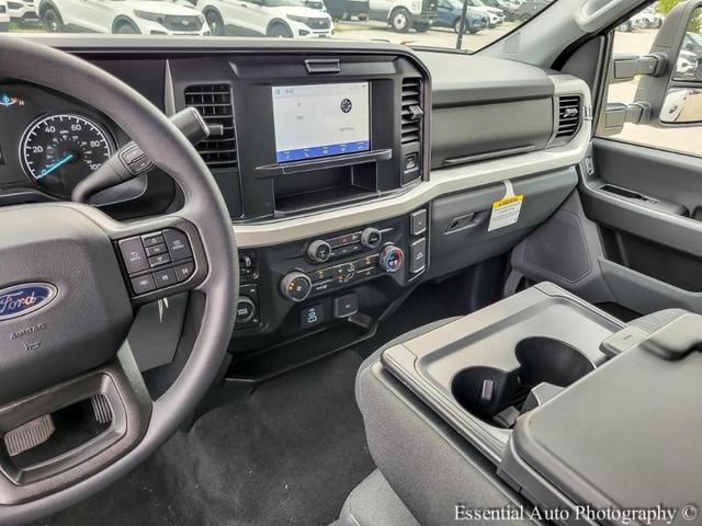 Photo of 2025 White Ford F-250