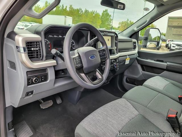 Photo of 2025 White Ford F-250