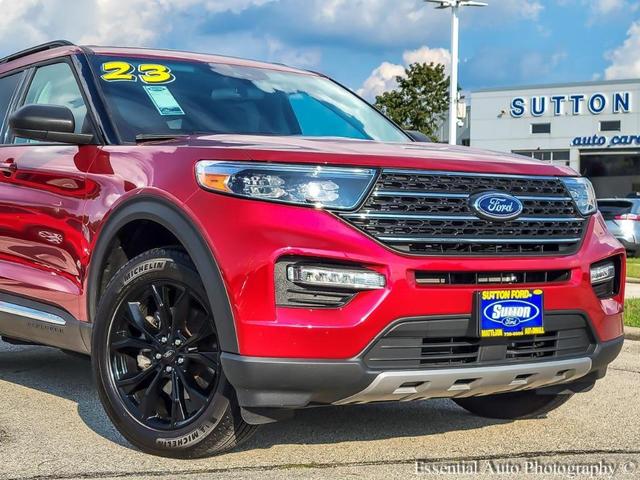 Photo of 2023 Rapid Red Metallic Tinted Clearcoat Ford Explorer
