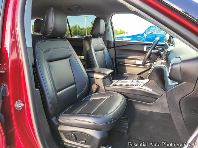 Photo of 2023 Rapid Red Metallic Tinted Clearcoat Ford Explorer