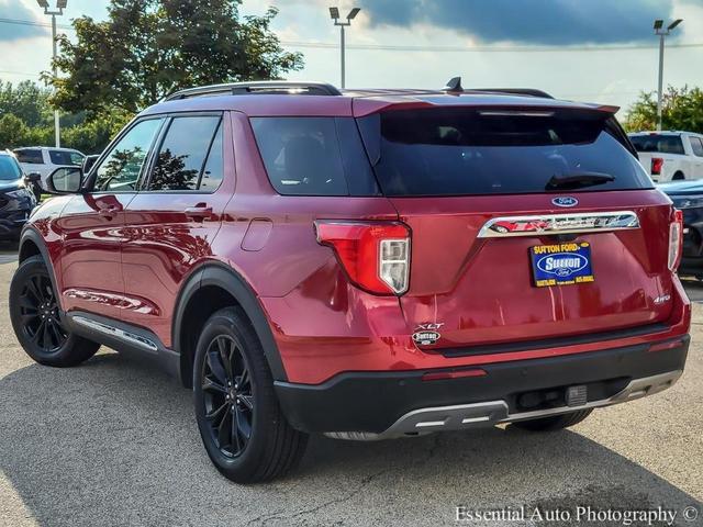 Photo of 2023 Rapid Red Metallic Tinted Clearcoat Ford Explorer