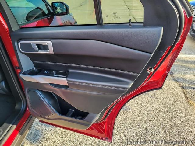 Photo of 2023 Rapid Red Metallic Tinted Clearcoat Ford Explorer