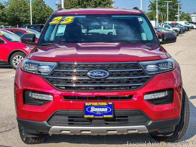 Photo of 2023 Rapid Red Metallic Tinted Clearcoat Ford Explorer