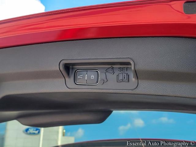 Photo of 2023 Rapid Red Metallic Tinted Clearcoat Ford Explorer