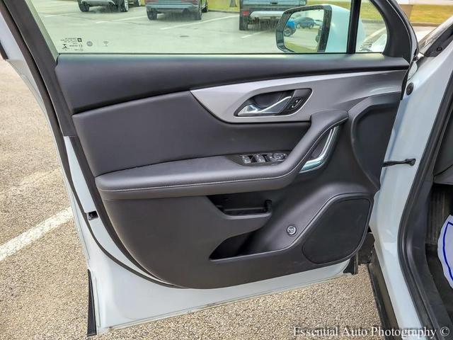 Photo of 2022 Summit White Chevrolet Blazer