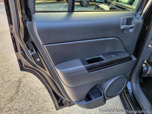 Photo of 2014 Black Clearcoat Jeep Patriot