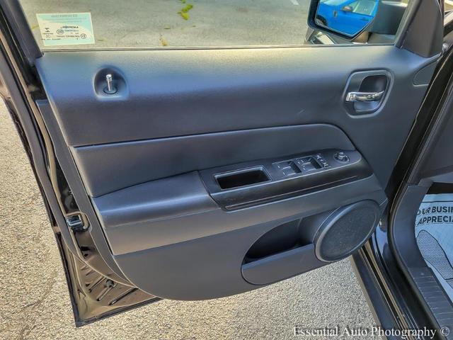 Photo of 2014 Black Clearcoat Jeep Patriot