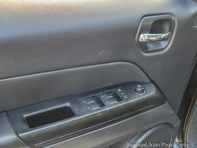 Photo of 2014 Black Clearcoat Jeep Patriot