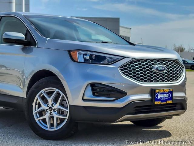 Photo of 2023 Black Ford Edge