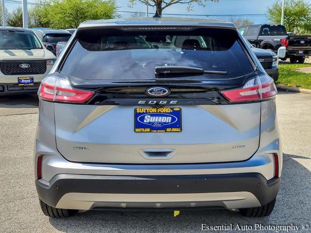 Photo of 2023 Black Ford Edge