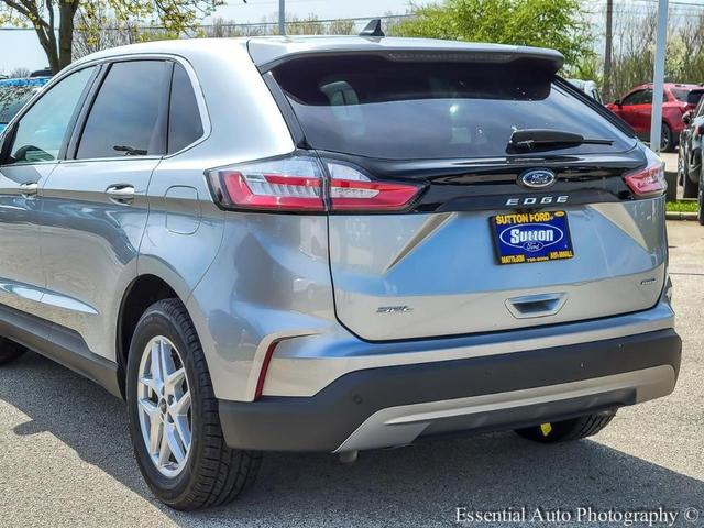 Photo of 2023 Black Ford Edge