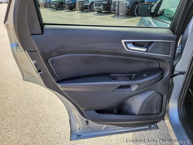 Photo of 2023 Black Ford Edge