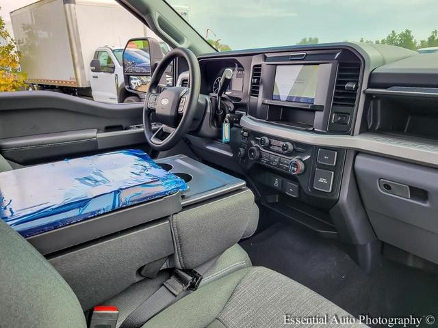 Photo of 2025 White Ford F-250