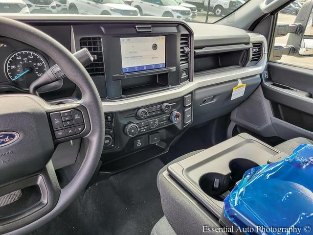 Photo of 2025 White Ford F-250
