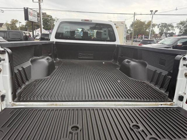 Photo of 2016 Oxford White Ford F-250