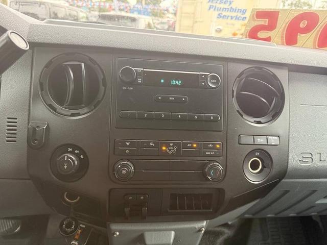 Photo of 2016 Oxford White Ford F-250