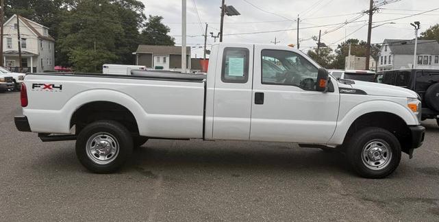 Photo of 2016 Oxford White Ford F-250