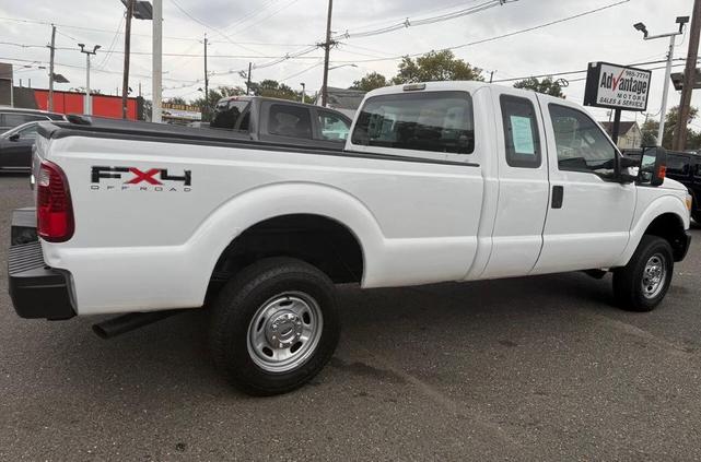 Photo of 2016 Oxford White Ford F-250