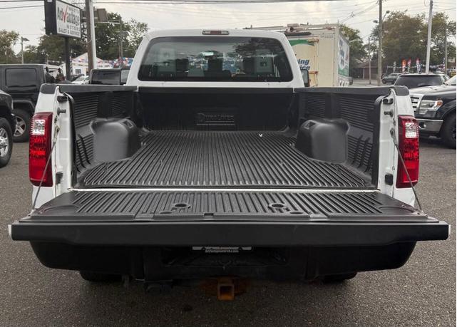 Photo of 2016 Oxford White Ford F-250