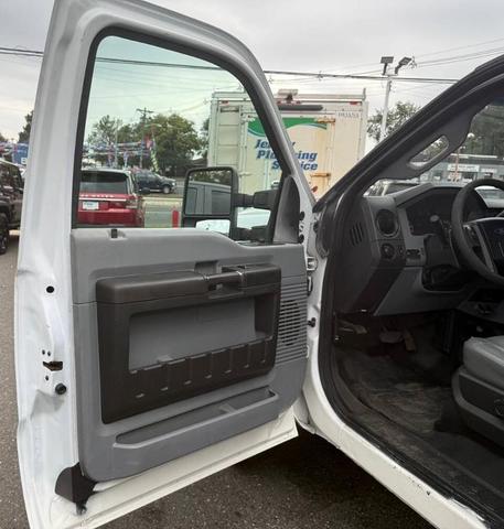 Photo of 2016 Oxford White Ford F-250