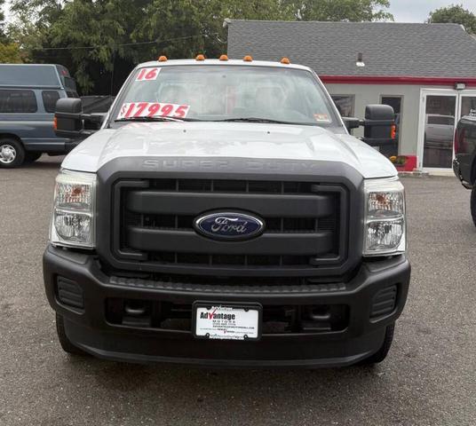 Photo of 2016 Oxford White Ford F-250