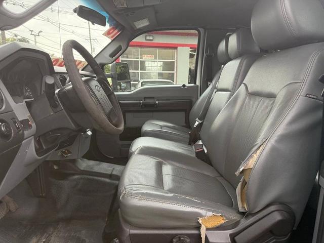 Photo of 2016 Oxford White Ford F-250