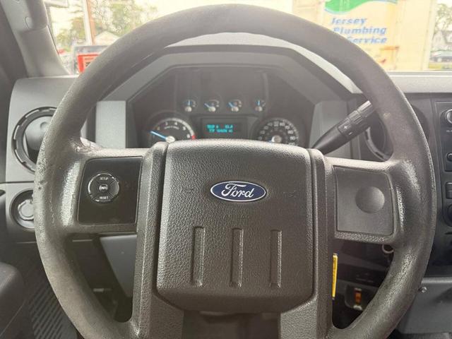 Photo of 2016 Oxford White Ford F-250
