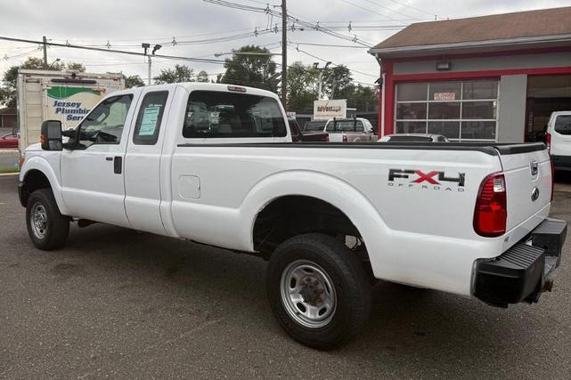 Photo of 2016 Oxford White Ford F-250