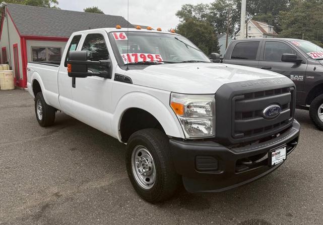 Photo of 2016 Oxford White Ford F-250