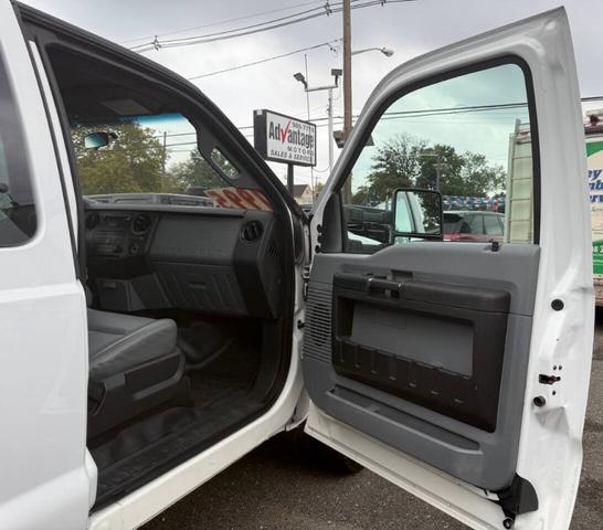 Photo of 2016 Oxford White Ford F-250