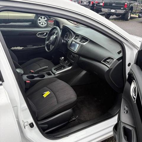 Photo of 2019 Cloud White Nissan Sentra